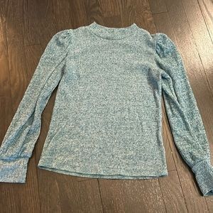 Art class size 10/12 green top